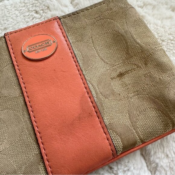 Coach | Signature Peach Leather Stripe | Wristlet - Picture 4 of 12